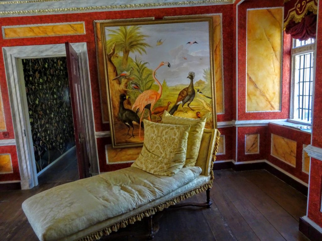 Avebury-bedroom